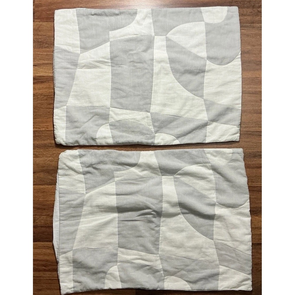 2pc West Elm Modern Shapes Matelasse STANDARD Pillow Shams Gray/White